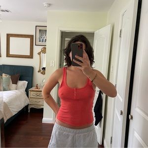 pink tank top